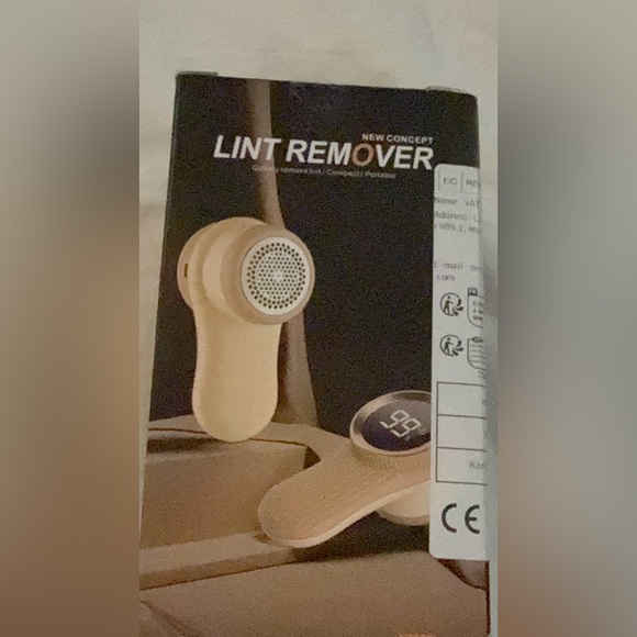 Portable Lint Remover - Picture 2 of 4